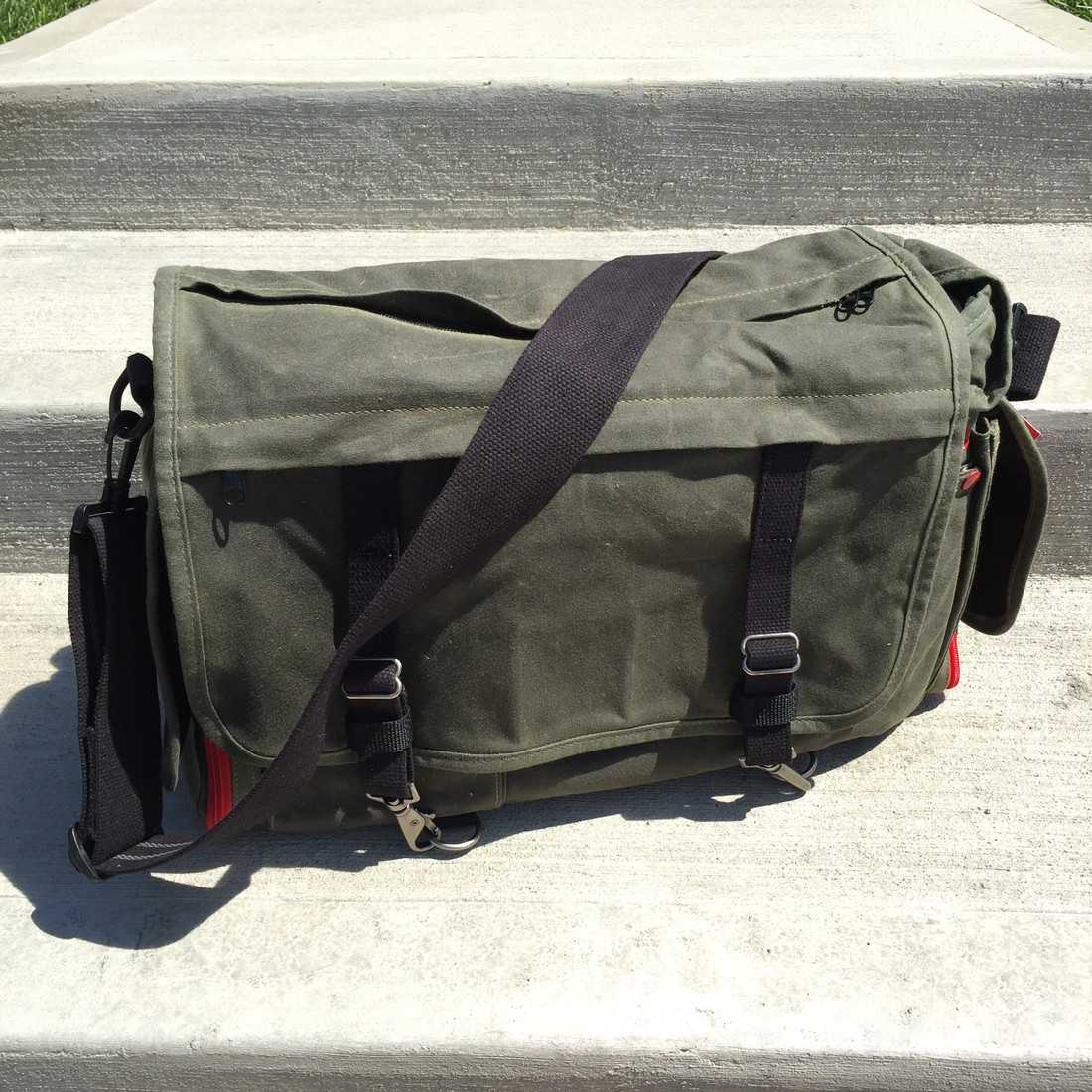 17 Camera Messenger Bags (Hands-On Review): What’s the best messenger