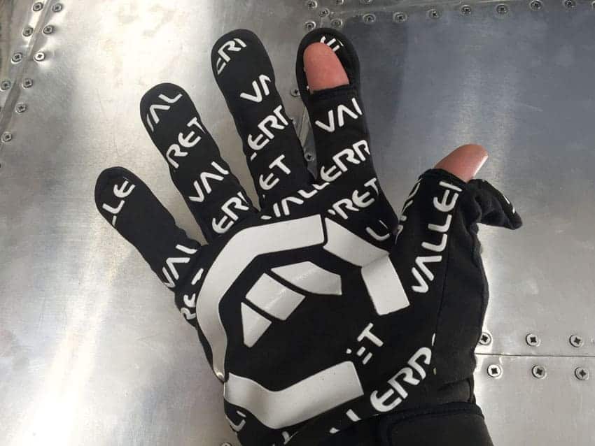 vallerrett-photography-gloves